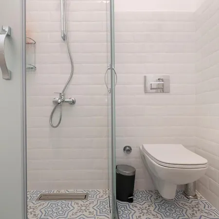 Hip Waterfront With A Striking View Apartament