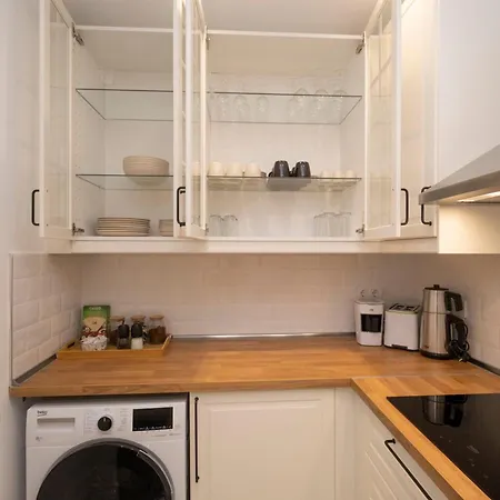 Apartament Hip Waterfront With A Striking View Stambuł