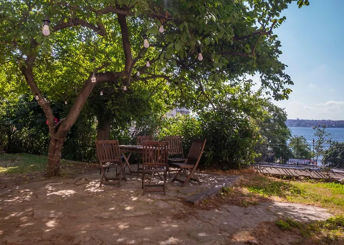 Apartment Hip Waterfront With A Striking View