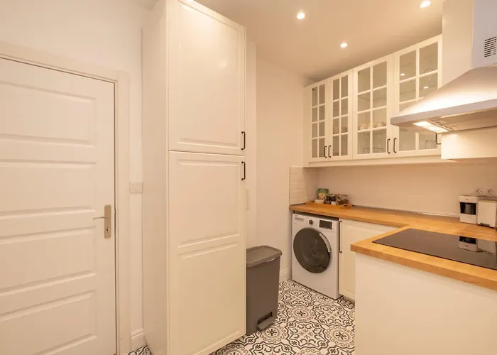 Apartment Hip Waterfront With A Striking View