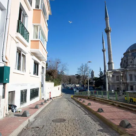 Apartamento Hip Waterfront With A Striking View
