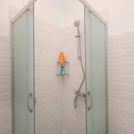 Hip Waterfront With A Striking View Apartment