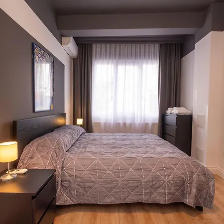 Hip Waterfront With A Striking View 이스탄불