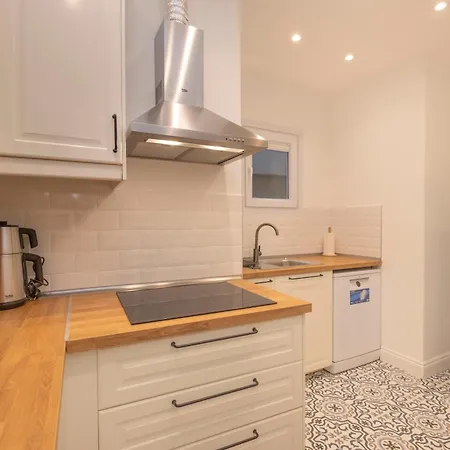Apartment Hip Waterfront With A Striking View *