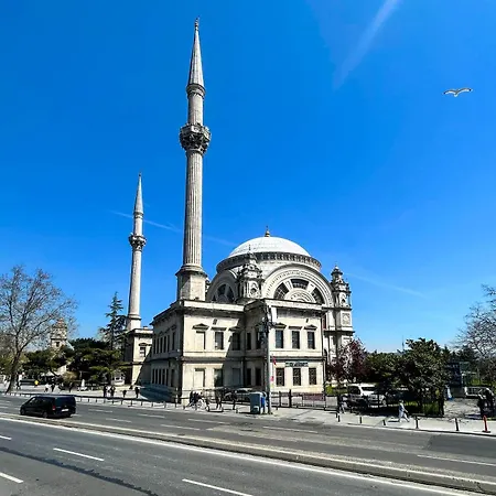 Hip Bosphorus View *