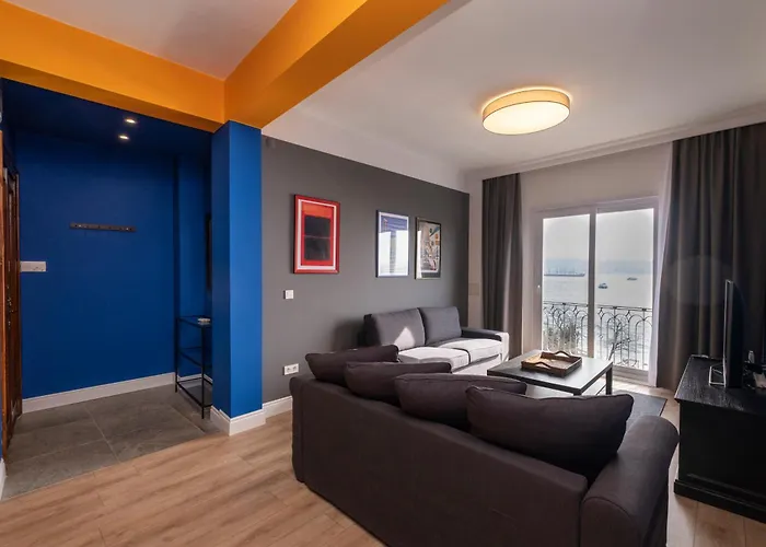 Hip Waterfront With A Striking View Apartment Istanbul